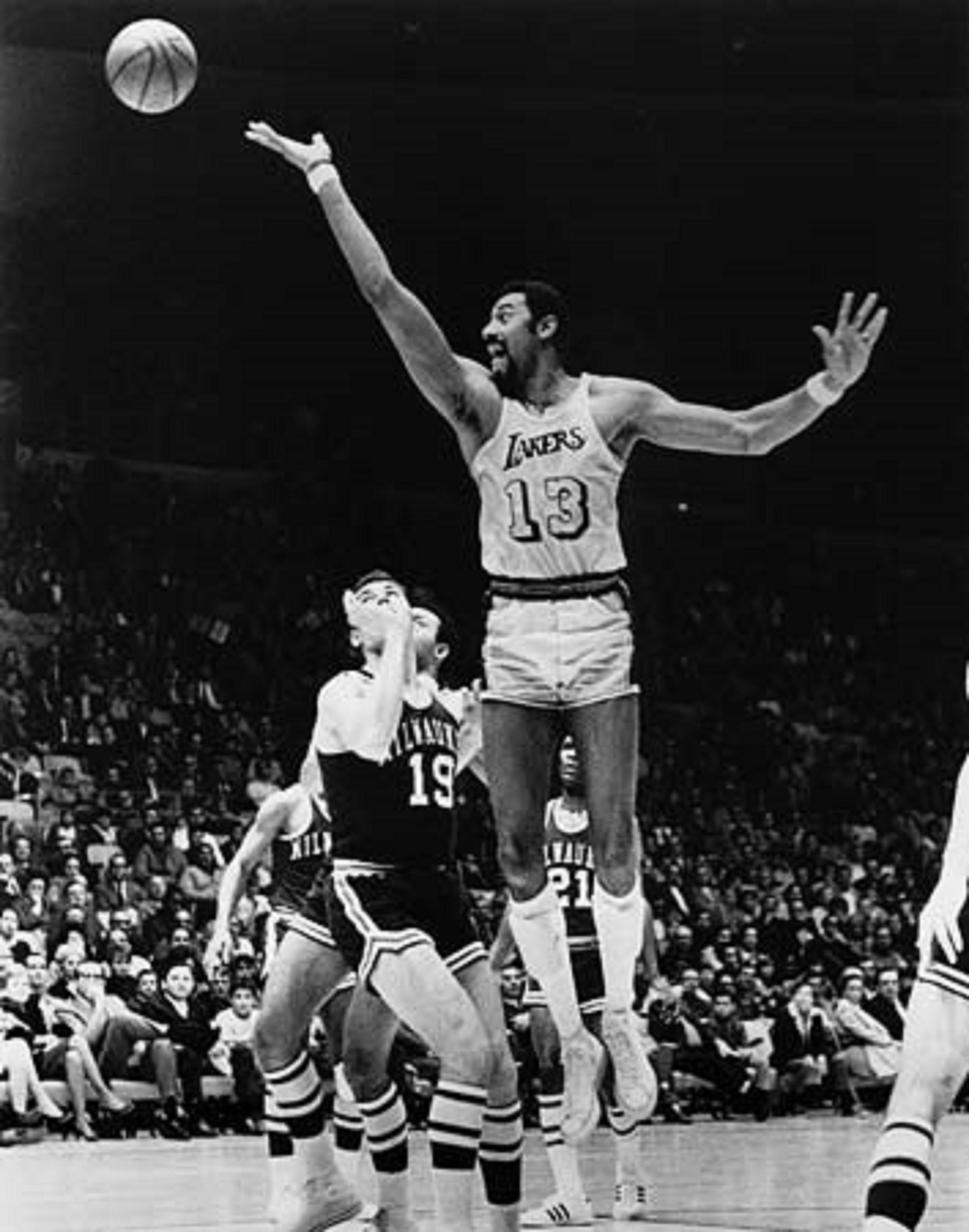 Wilt Chamberlain's wingspan in the context of NBA history