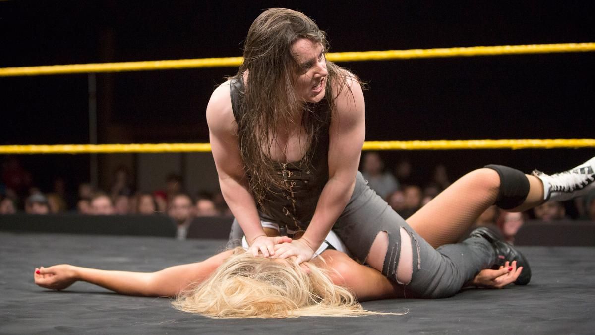 Wrong Call: 15 Bad Decisions Made By Female Wrestlers