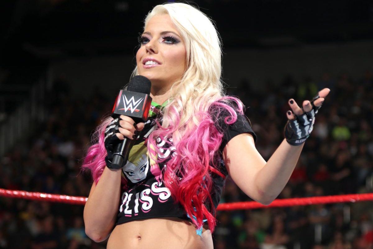 Lana And Alexa Bliss: Who Is WWE's Most Luscious Blonde Bombshell?
