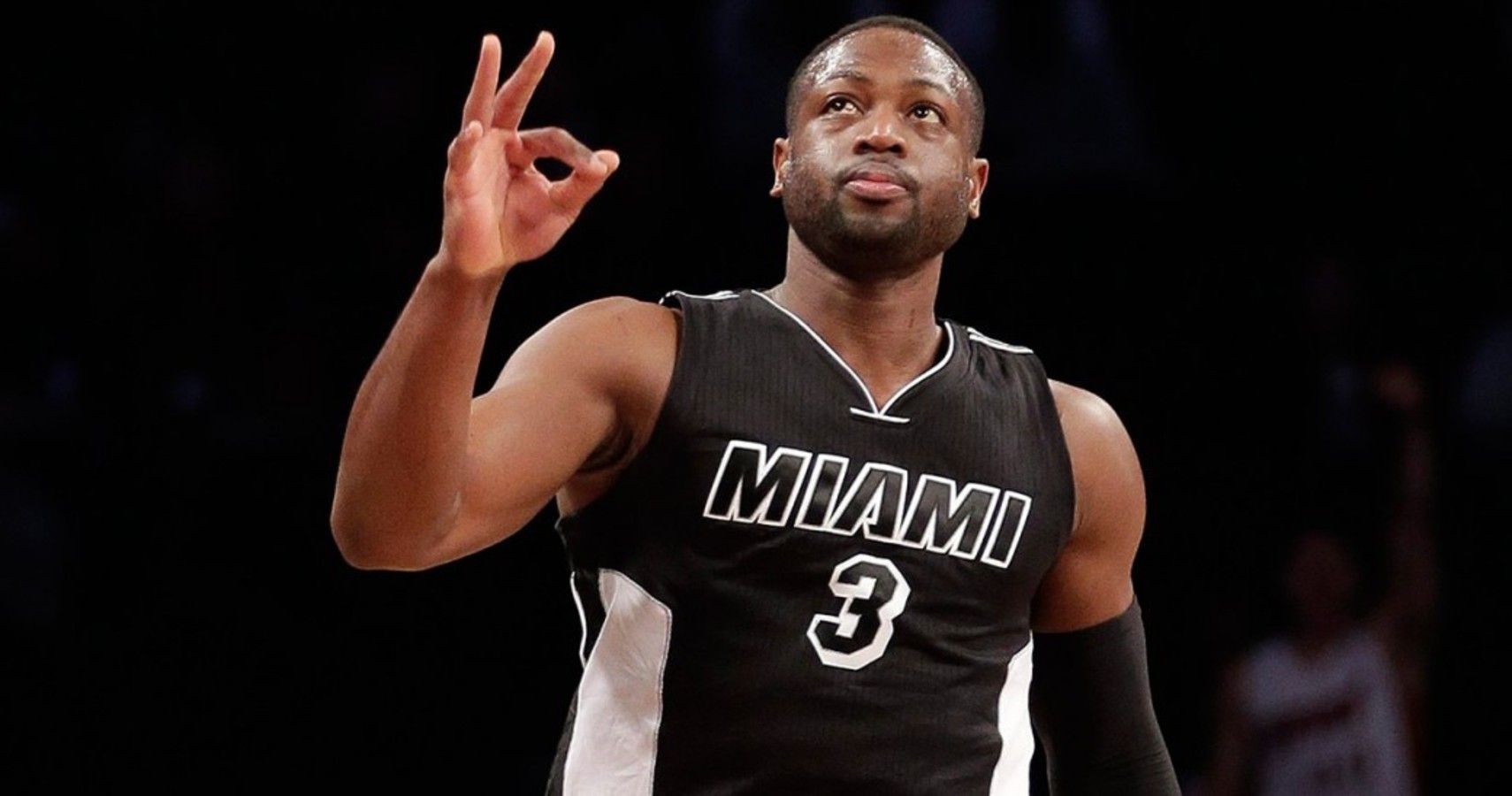 Dwyane Wade Decideds To Return To Heat For One Last Season