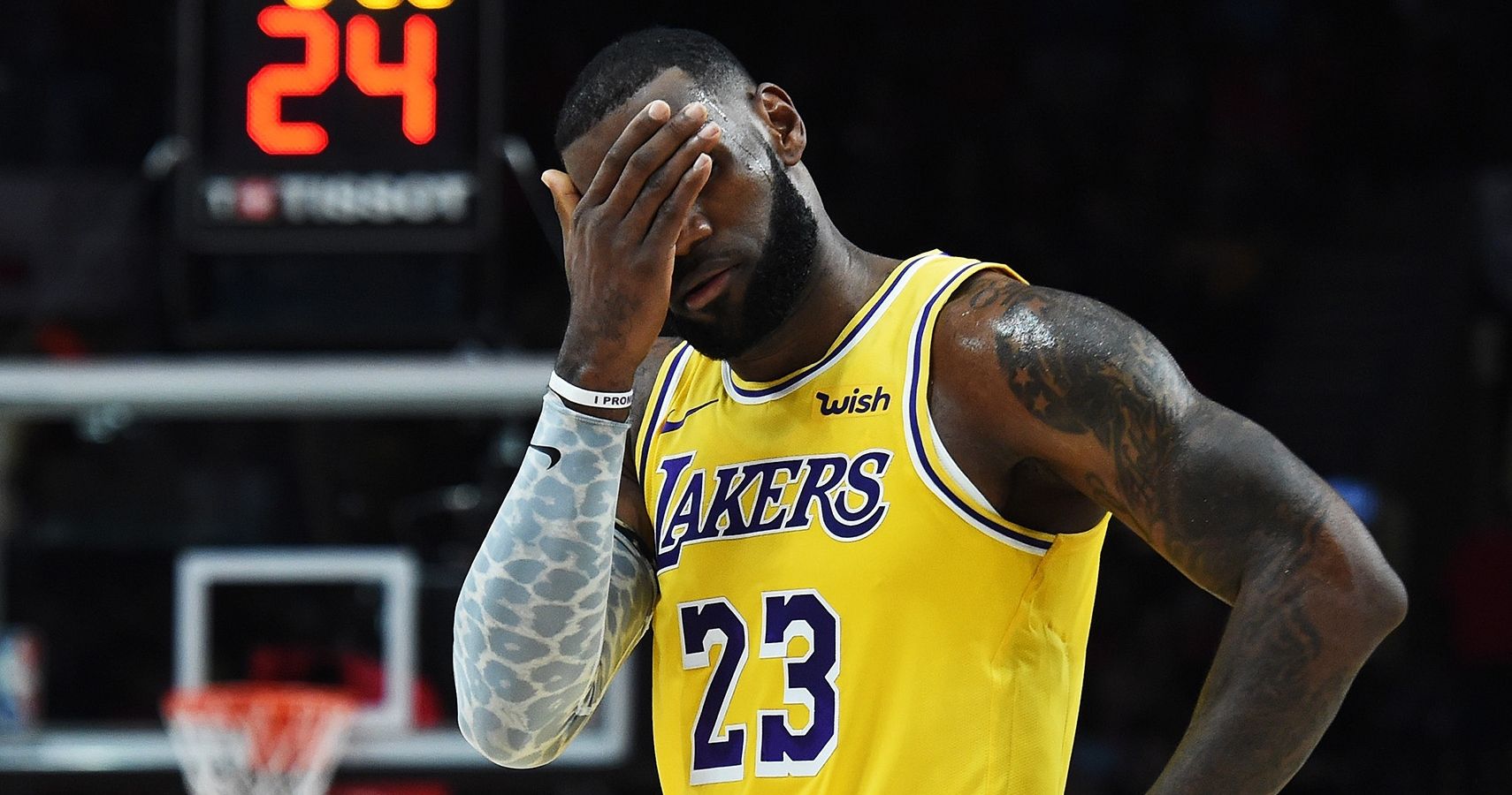 Fan Hilariously Superimposes Kobe Bryant's Voice Over Lebron's Missed