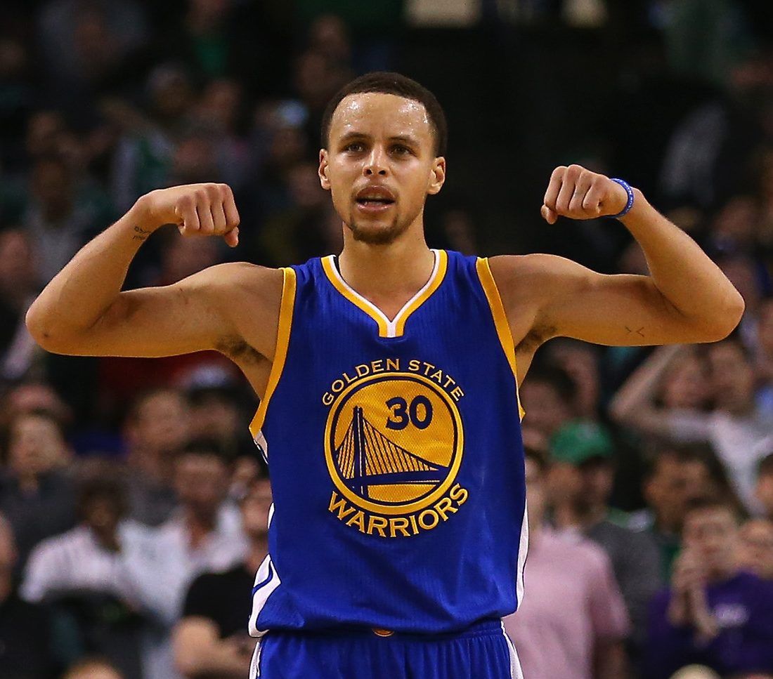 Steph Curry Sinks A Ball From Half-Court Without Even Looking [Video]