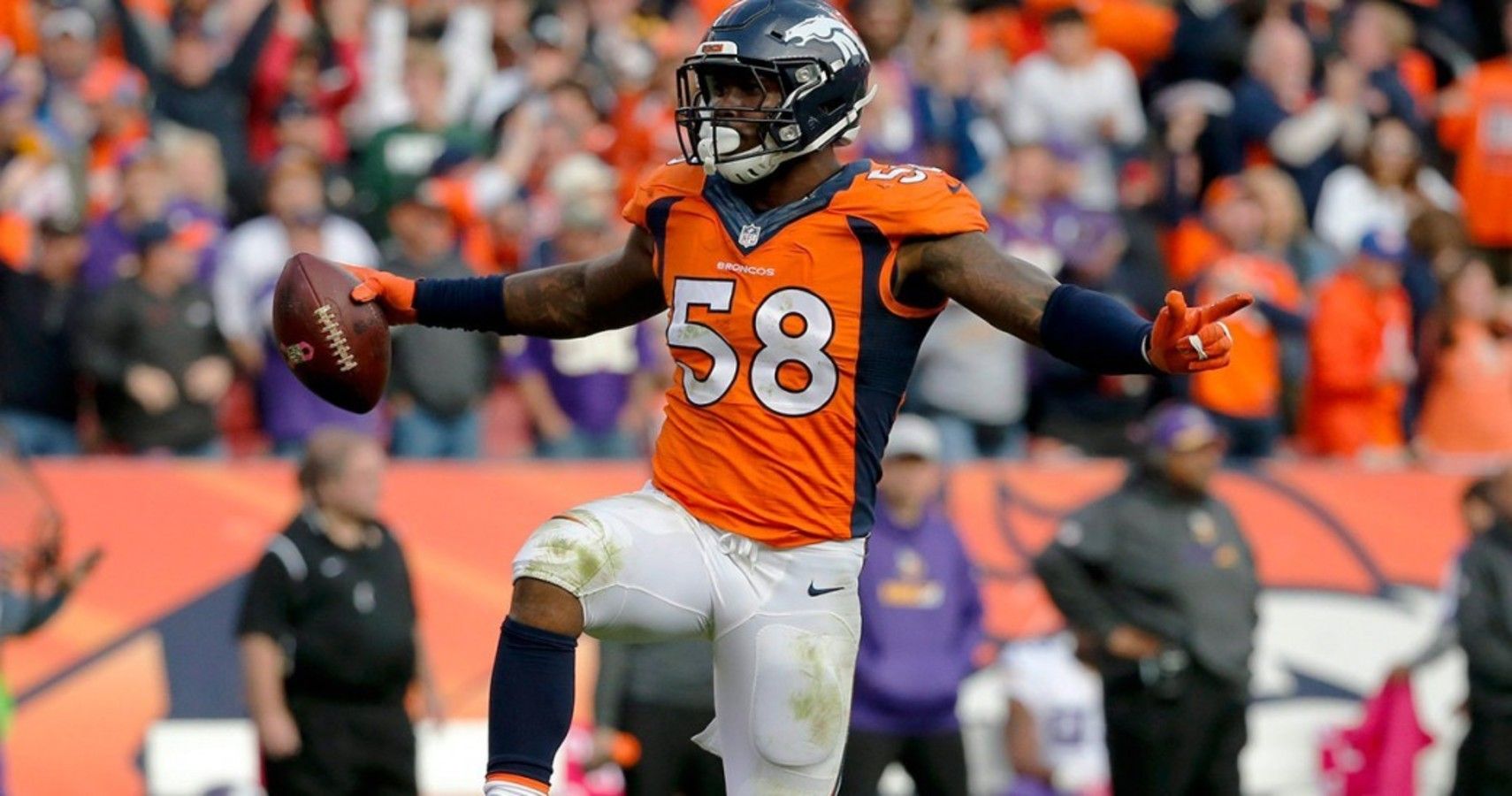 Broncos' Von Miller on Cardinals: 'We're going to kick their [expletive]'