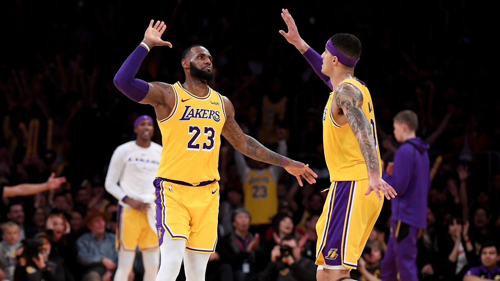 kuzma crowns lebron