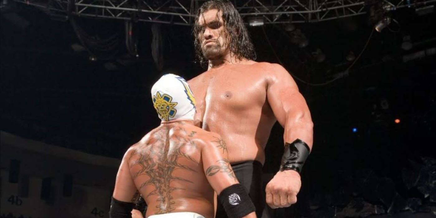 Great Khali vs Rey Mysterio in WWE.