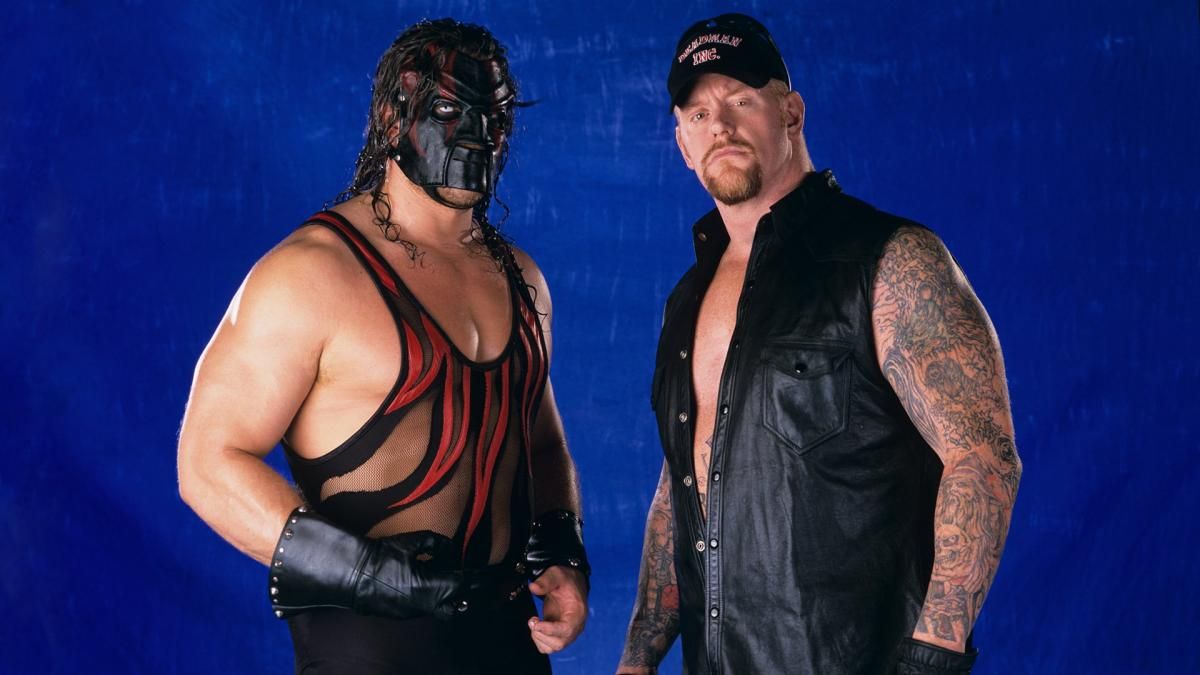 5 Wrestling Duos That Are Really Siblings (5 That Aren’t )