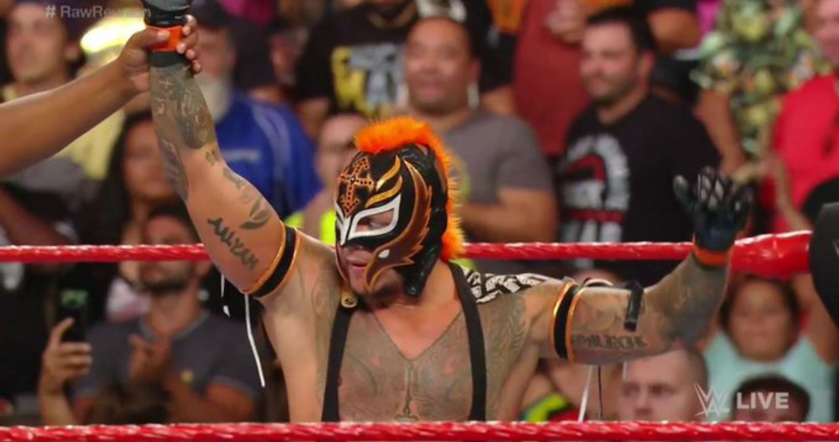 Raw Reunion: Former WWE Champion Shows Up Unannounced To Help Rey Mysterio.