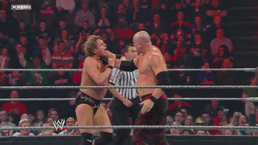 5 Reasons Why We Prefer Masked Kane (& 5 Why He's Better Without It)