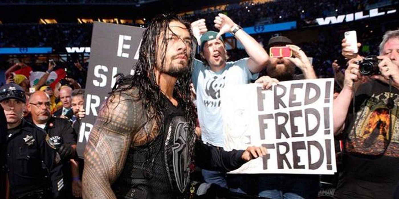 5 Times Where WWE Fans Booed The Face (& 5 Times They Cheered for The Heel)