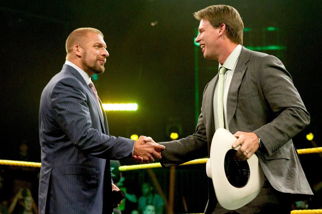 10 WWE Authority Figures (That We Completely About)