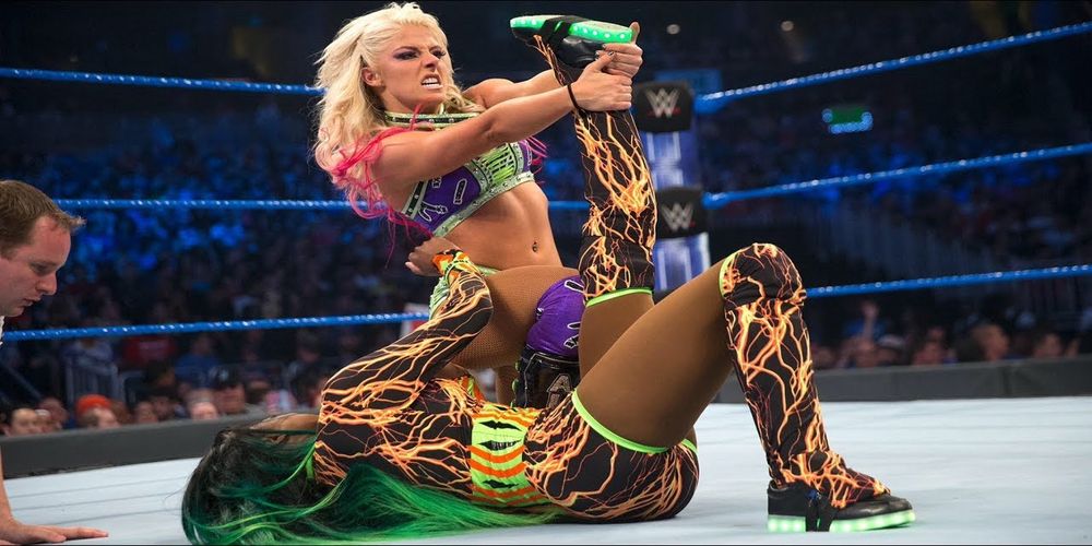 Naomi vs Alexa Bliss WWE