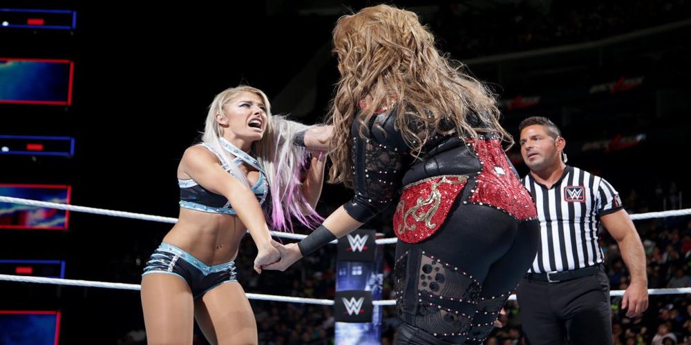 10 Women's Title Victories That Completely Shocked Fans