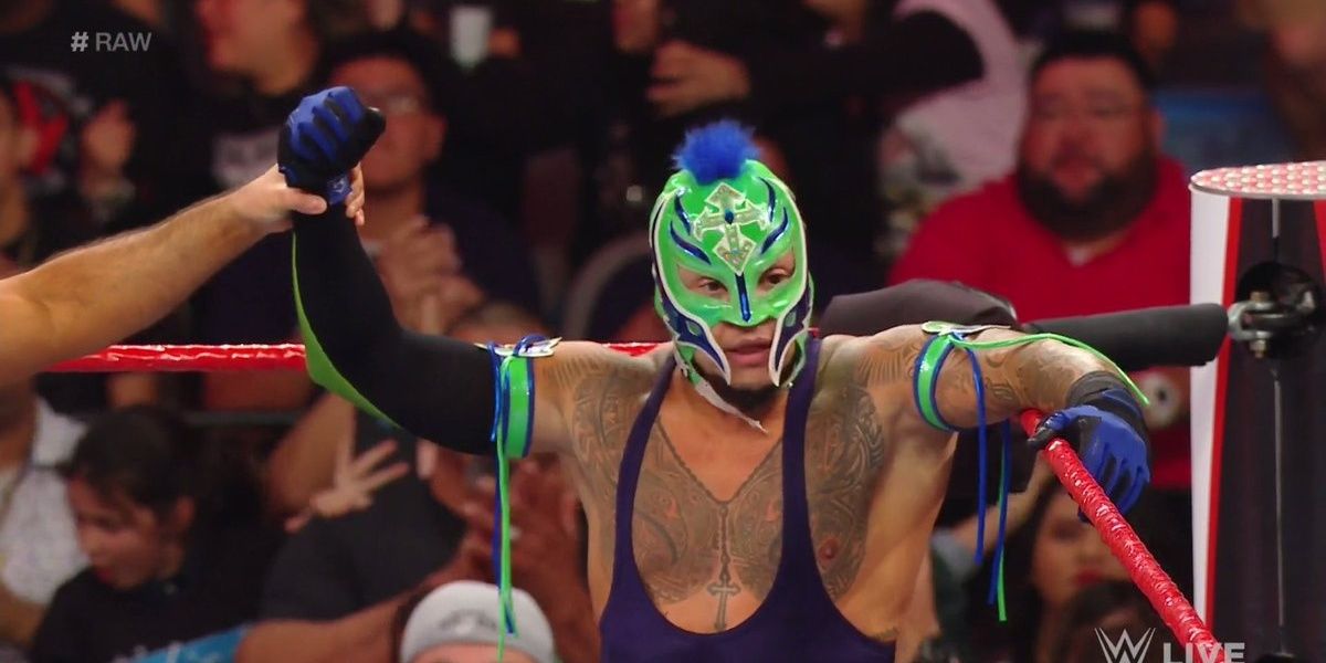 Rey Mysterio: 5 Reasons He Should Stay In WWE (& 5 He Should Join AEW)