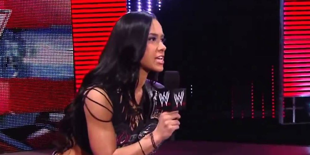 AJ Lee's Pipe Bomb & 9 Other Memorable Female Promos