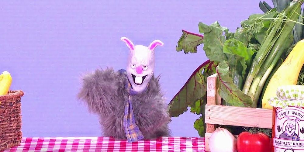 WWE 5 White Rabbit Clues That Point To Bray Wyatt (& 5 Other Wrestlers