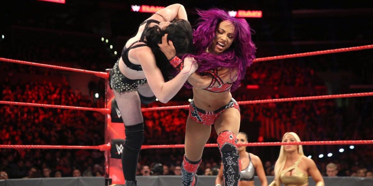 Sasha Banks v Paige 