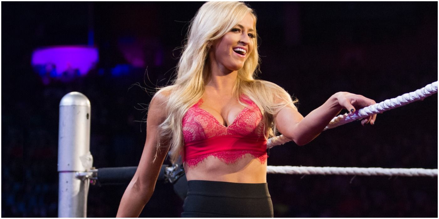 Summer Rae entering the ring