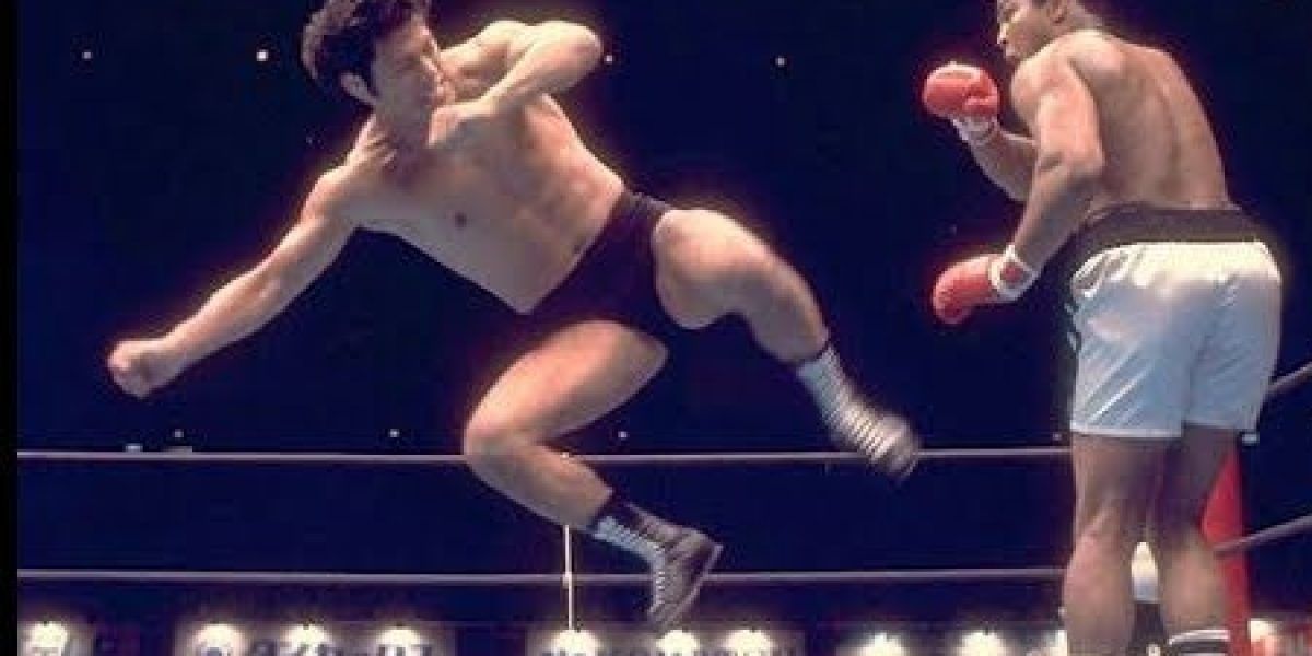 Japanese legend Antonio Inoki takes on Muhammad Ali