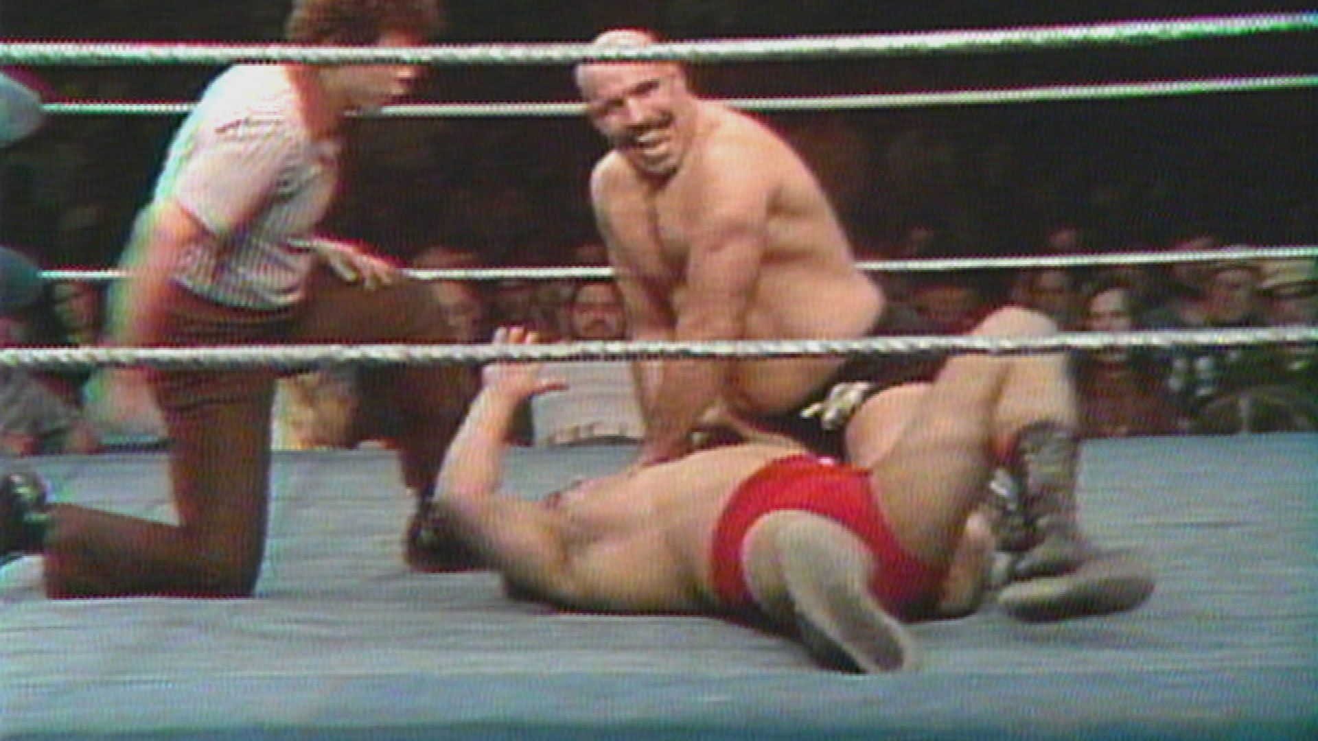 Sheik puts one of his opponents in a submission