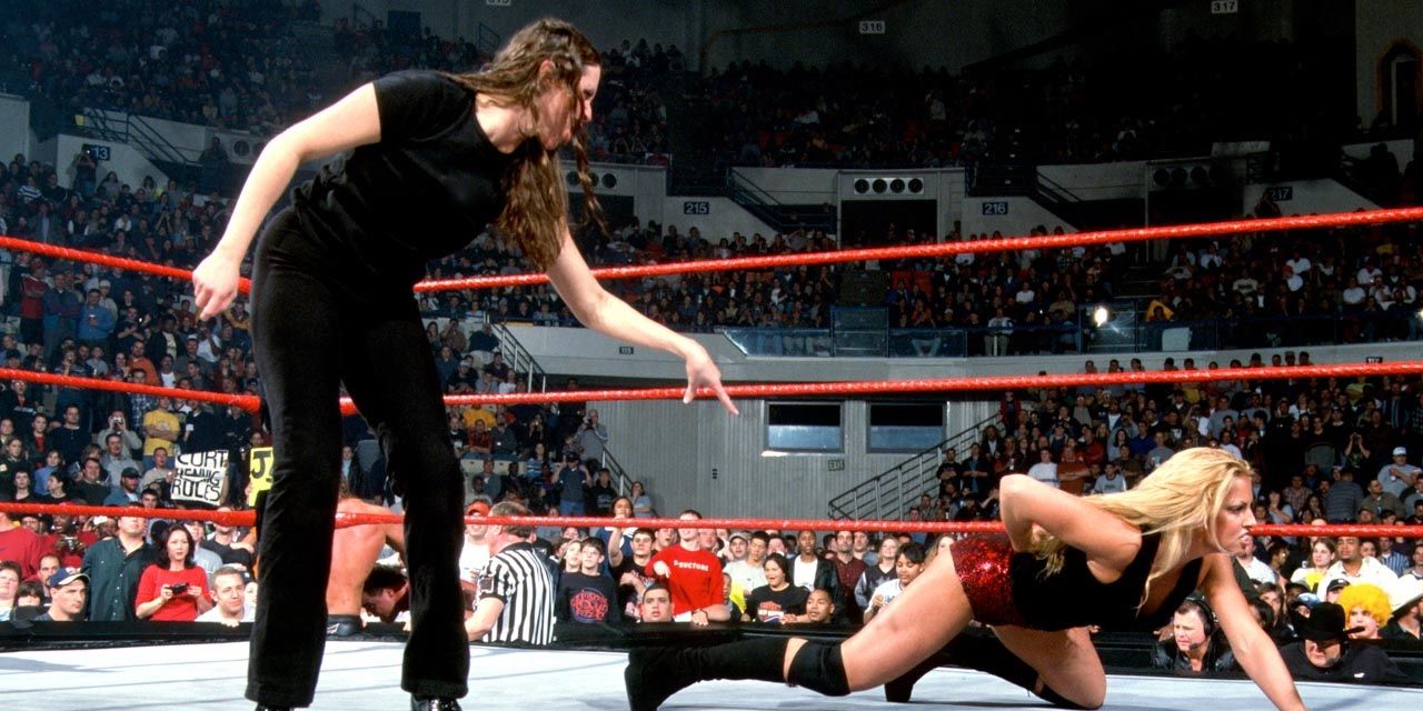 Trish Stratus vs Stephanie McMahon