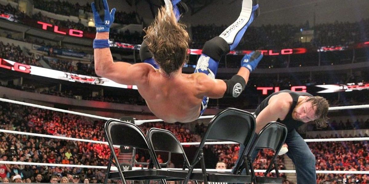 Dean Ambrose vs AJ Styles TLC 2016