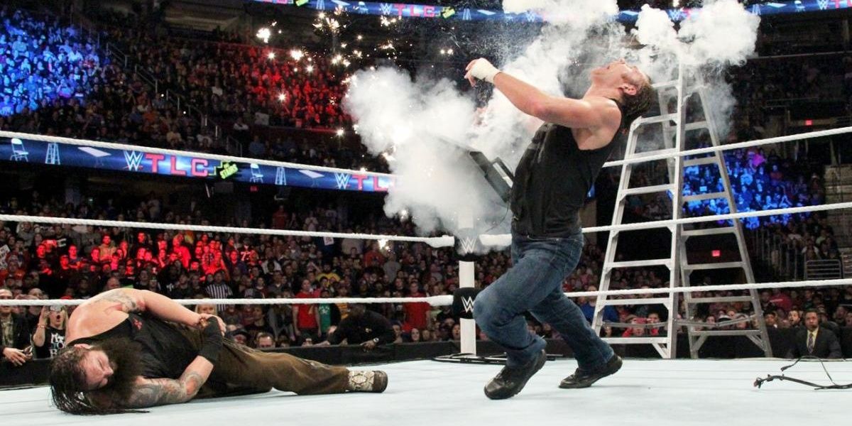 Bray Wyatt vs Dean Ambrose TLC