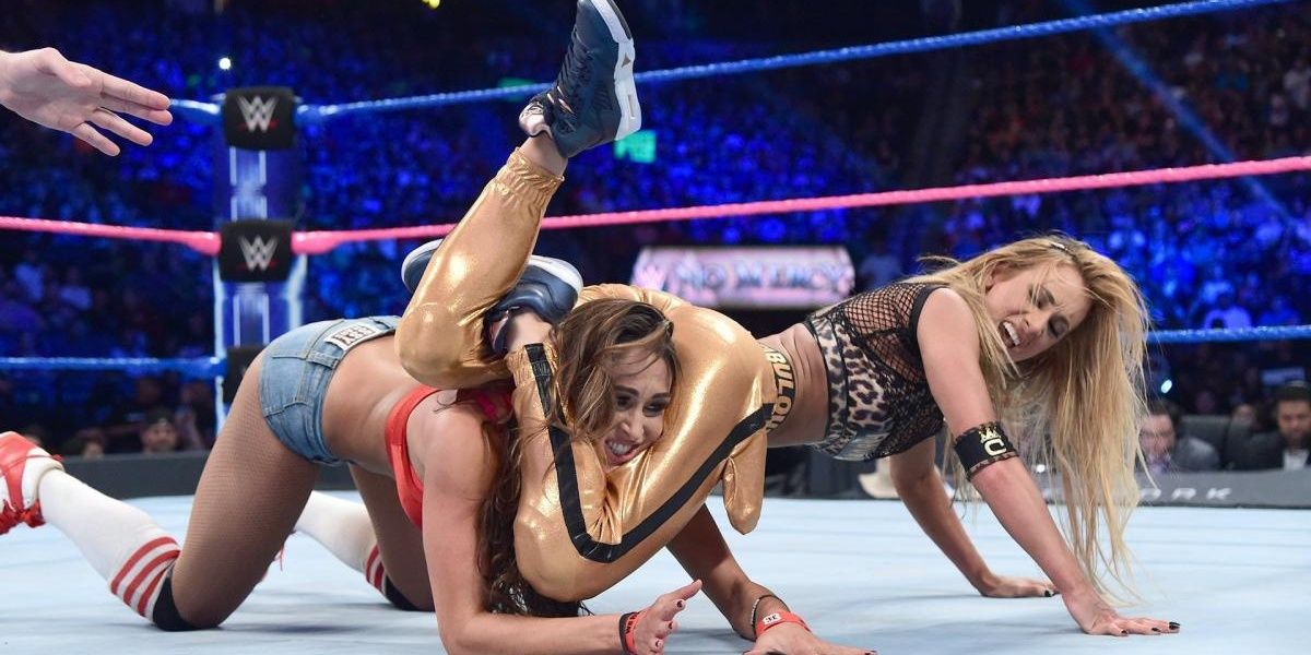 Carmella vs Nikki Bella