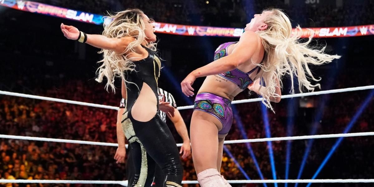 Trish Stratus v Charlotte Flair SummerSlam 2019 Cropped