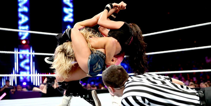 5 Wrestling Submission Moves That Would Actually Hurt (& 5 That Are Too ...