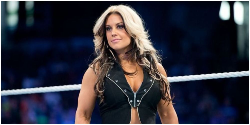 15 Strongest Women In WWE History