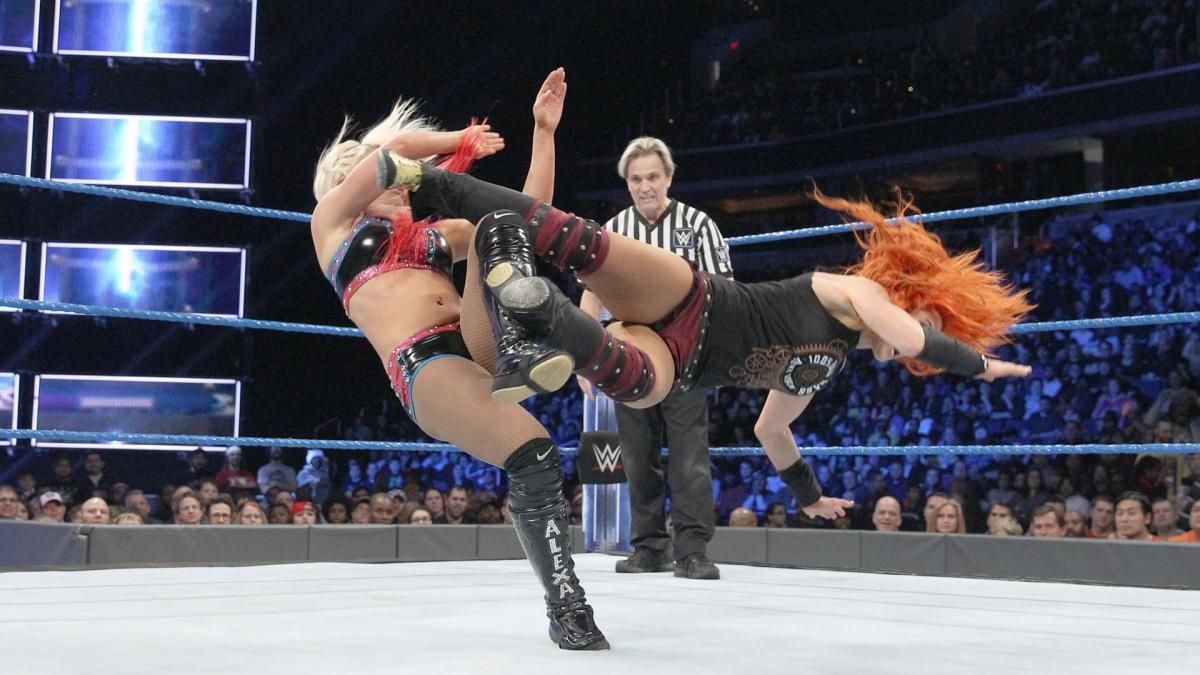 Alexa Bliss vs. Becky Lynch (SmackDown Live, 12/13/2016)