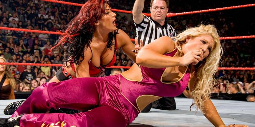 Beth Phoenix v Victoria 
