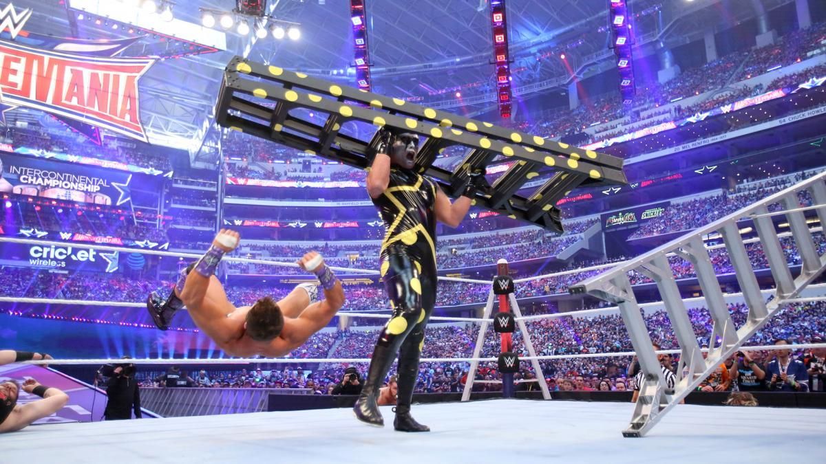 WrestleMania 32: Cody Rhodes (Stardust) wields a polka dot ladder