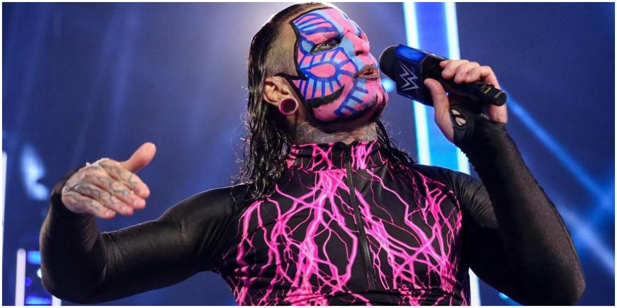 Jeff Hardy in ring with face paint