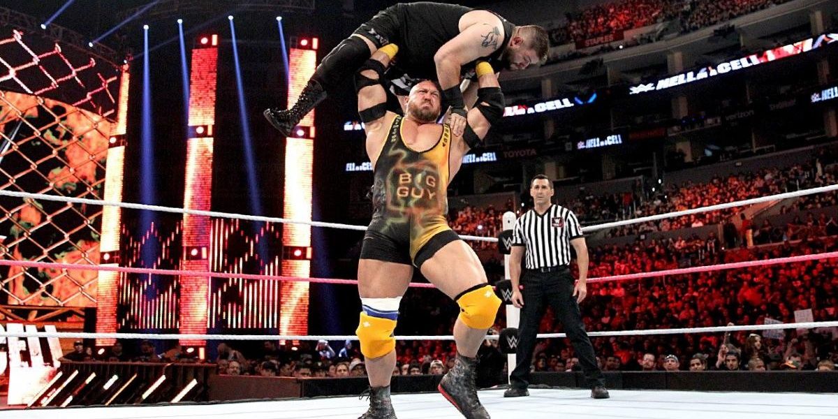 Kevin Owens v Ryback Hell in a Cell 2015