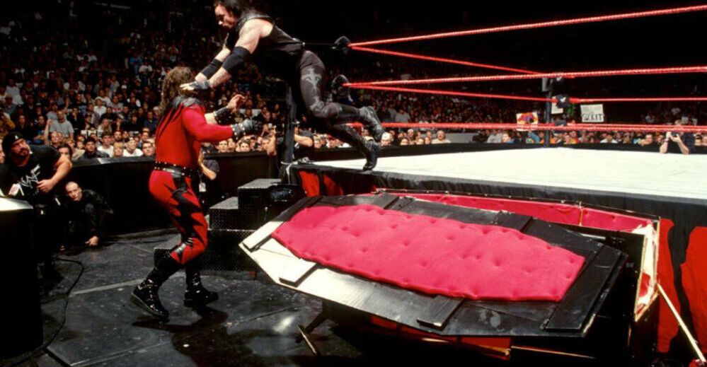 Undertaker vs Kane - Casket Match on RAW 1998