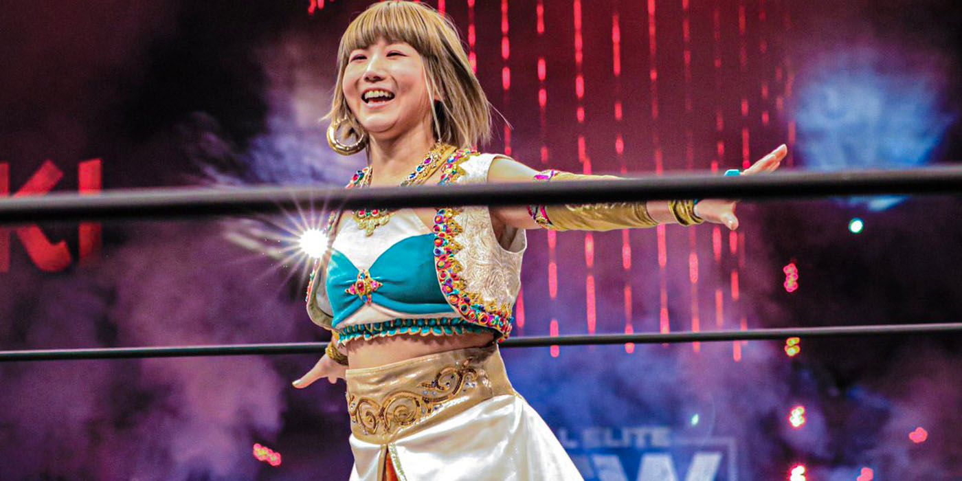 Yuka Sakazaki en un ring de AEW.