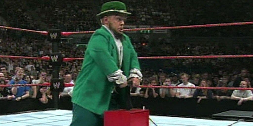 10 Things WWE Fans Need To Know About Hornswoggle