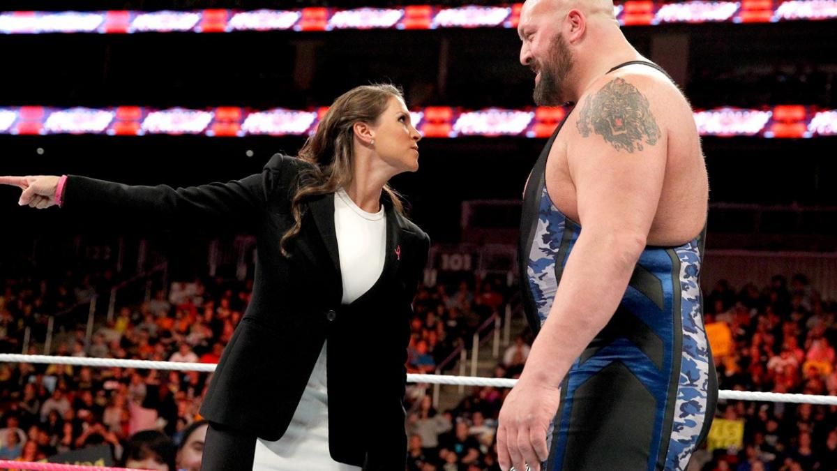 Stephanie McMahon slaps Big Show