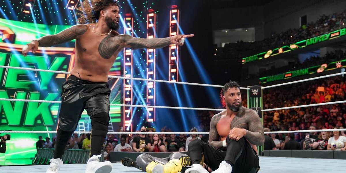 The Usos defeat The Mysterio's at Money in the Bank 2021