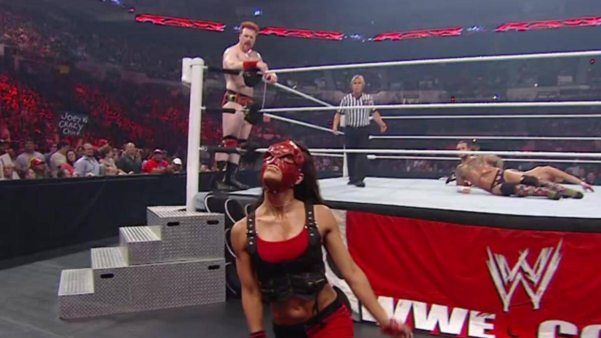 Aj lee wardrobe malfunction