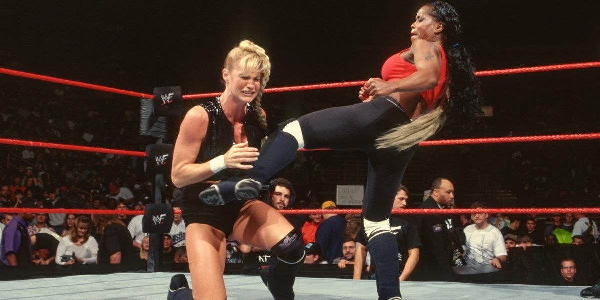 Rare Graphic: Sable vs. Jacqueline Survivor Series 1998 : r/WWEMatchGraphics