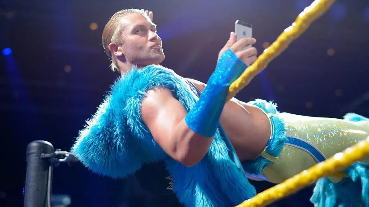 Tyler-Breeze-On-Ropes