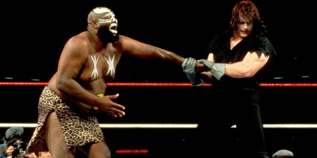 Undertaker collides with Kamala at SummerSlam 1992