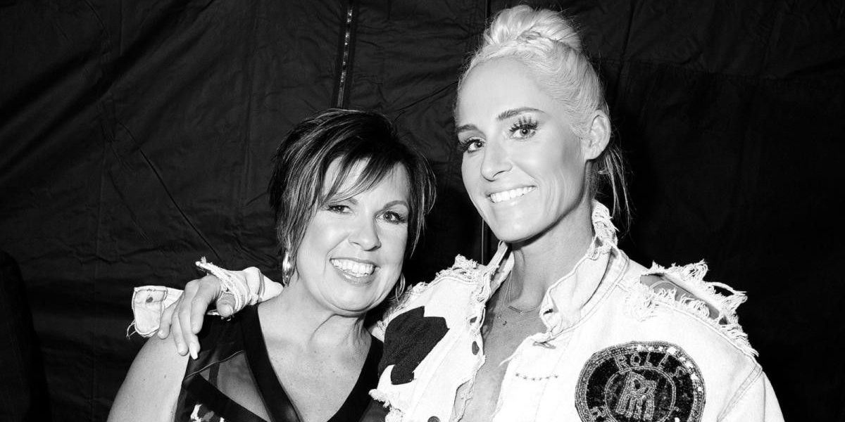 Vickie Guerrero backstage with Michelle McCool