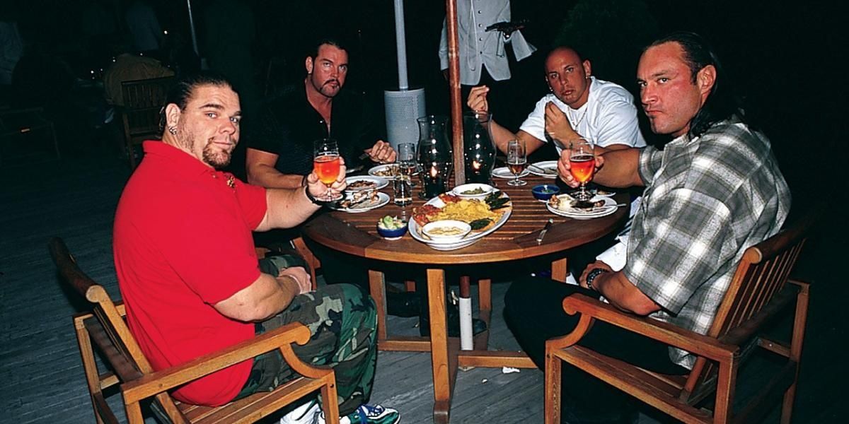 10 Rare Behind The Scenes WCW Photos Every Wrestling Fan Needs To See