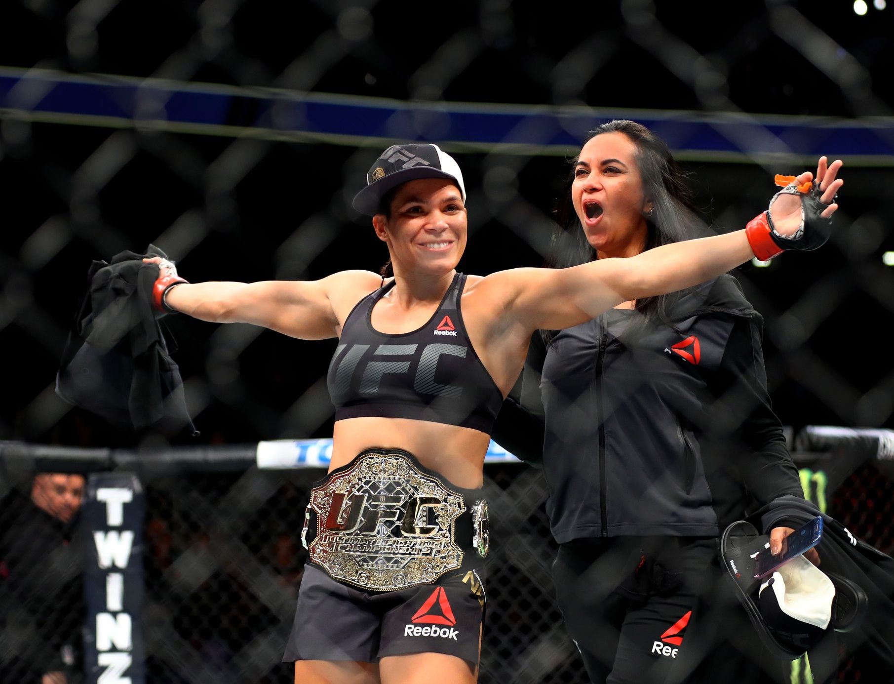 Amanda Nunes UFC 207