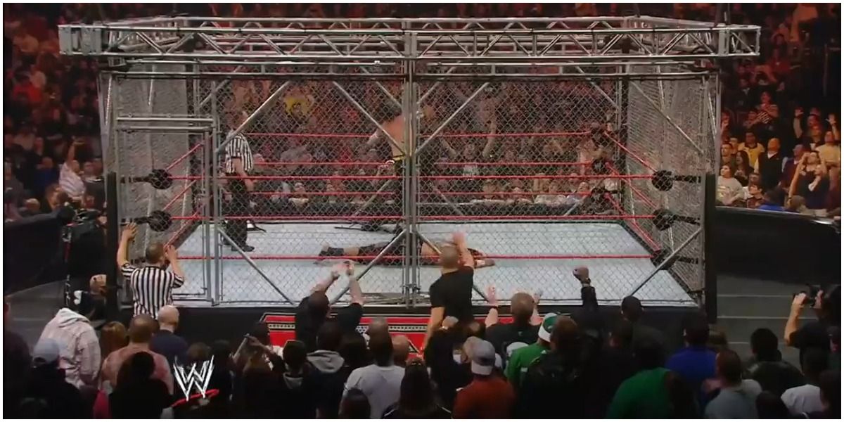 Jeff Hardy vs Umaga in steel cage