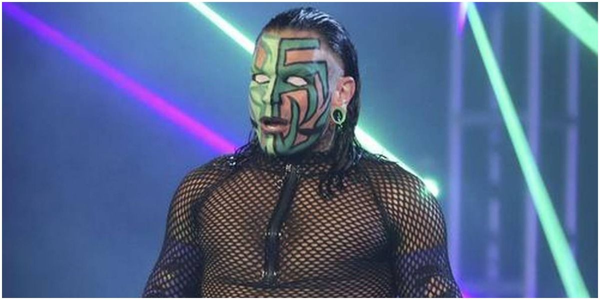 Jeff Hardy walking to ring with facepaint