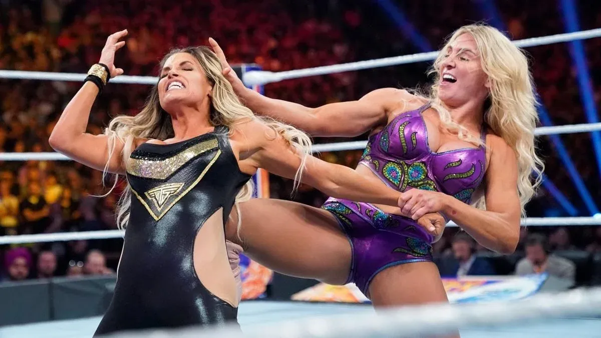 Charlotte Flair versus Trish Stratus
